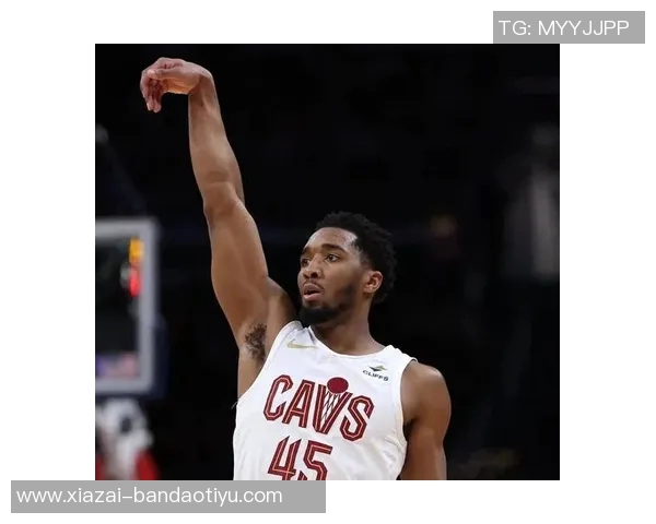 米切尔赛季结束后遭受重创提前与队友开始新赛季训练